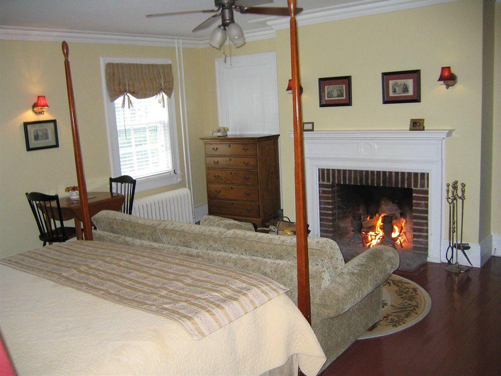 Four Chimneys Inn Bennington Esterno foto