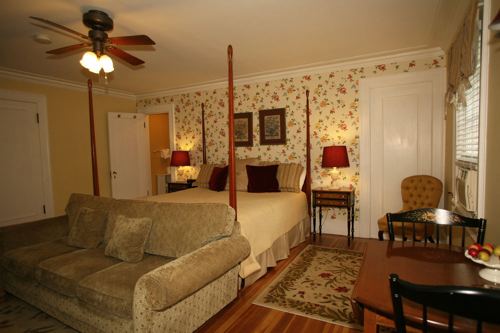 Four Chimneys Inn Bennington Esterno foto
