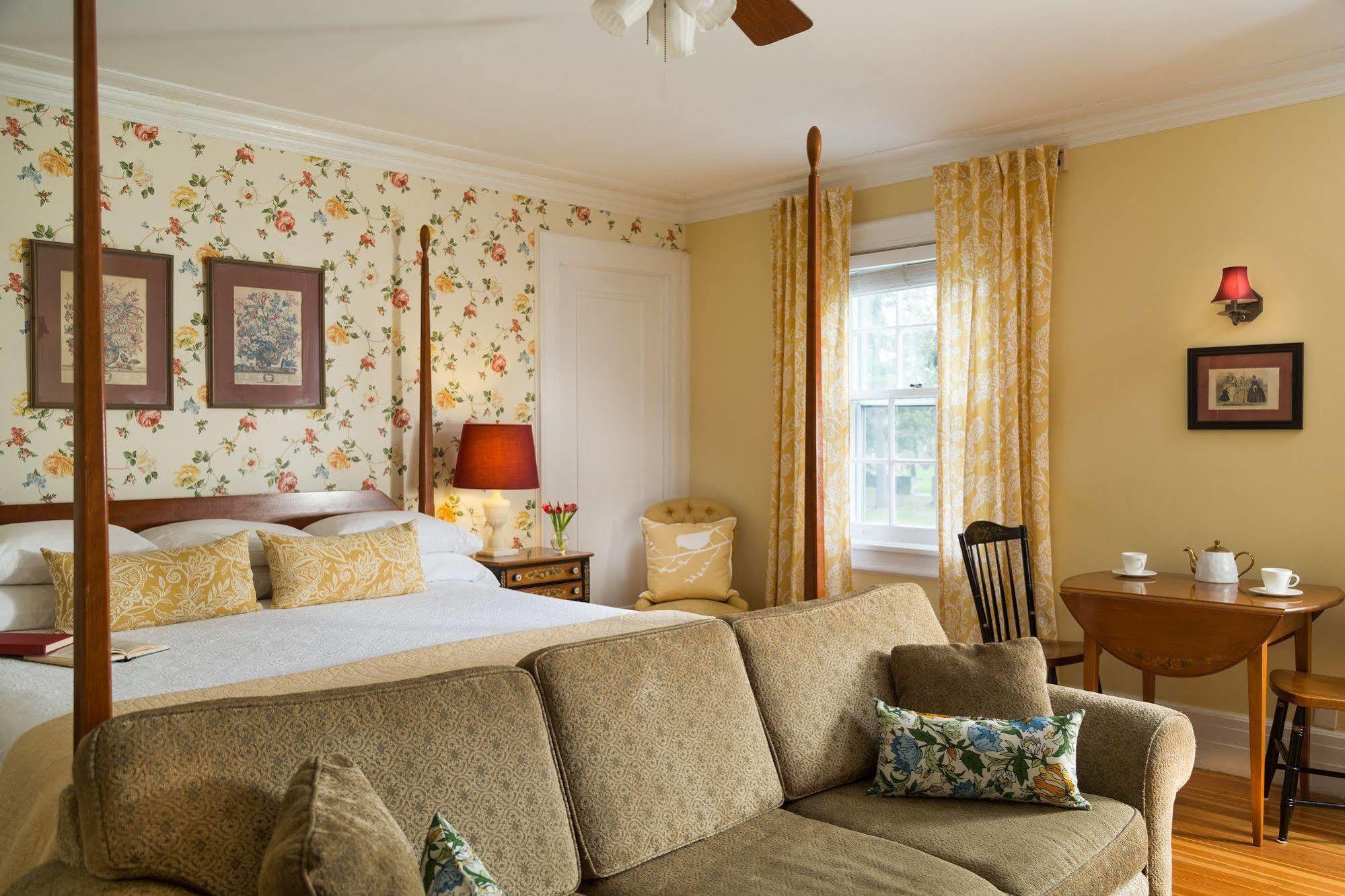 Four Chimneys Inn Bennington Esterno foto